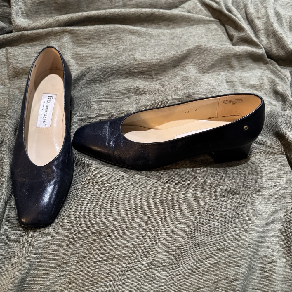 Etienne Aigner Sarah Navy Leather Low Heel Pumps Size 10 Made in Spain